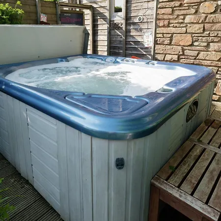 Prázdninový dům Cozy With Jacuzzi And Sauna In Ovifat